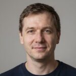 Довольный клиент Fincluziv Pay после анализа причин задержки выплат в мобильном казино